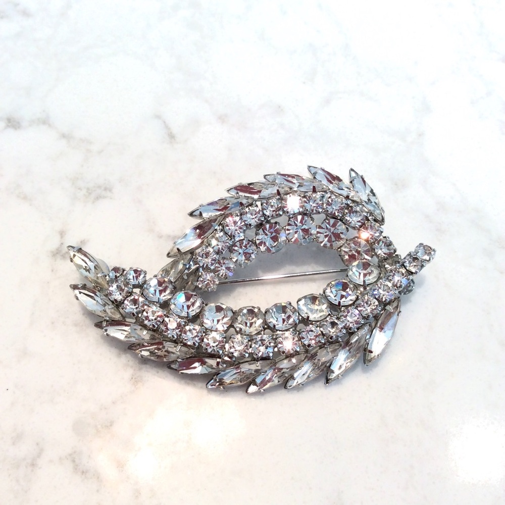 Weiss Vintage Rhinestone Leaf Brooch
